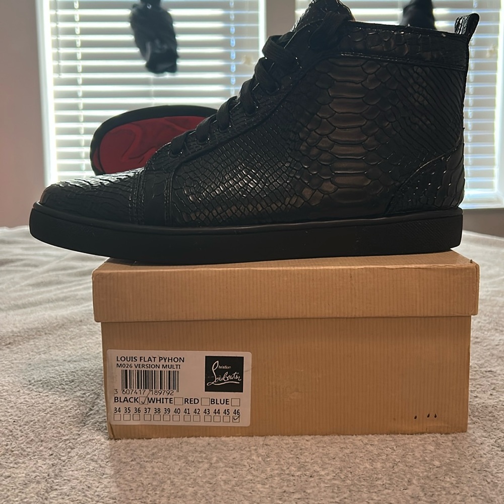 Black snake skin high tops, gently used